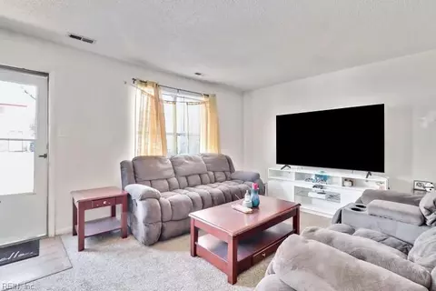 2148 Kimball Cir, Virginia Beach, VA 23455