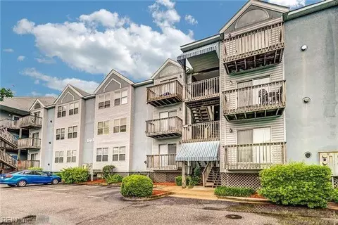 1563 N King St #114, Hampton, VA 23669