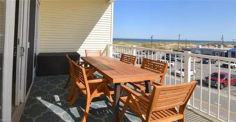 204 Sandbridge Rd #207, Virginia Beach, VA 23456