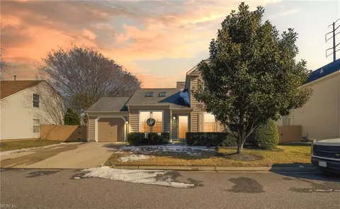 325 Oak Lake Rn Run, Chesapeake, VA 23320