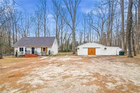 9105 Richmond Rd, Lanexa, VA 23089