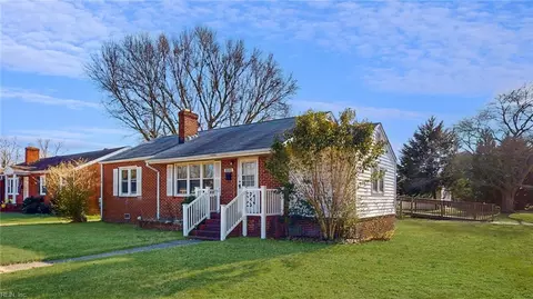 1813 Canterbury Rd, Hampton, VA 23666