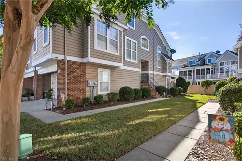 1014 Bay Breeze Dr, Suffolk, VA 23435