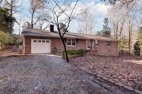122 Duer Dr, Williamsburg, VA 23188