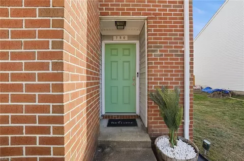 750 Glenshire Dr, Virginia Beach, VA 23462