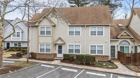 305 Wimbldon Chs Chase #E, Chesapeake, VA 23320