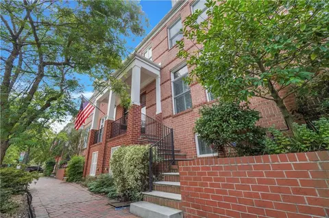 257 W Freemason St, Norfolk, VA 23510