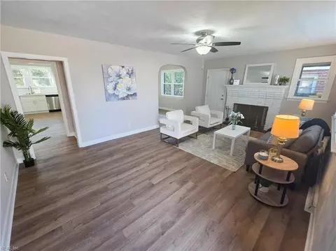 805 Adams St, Suffolk, VA 23434