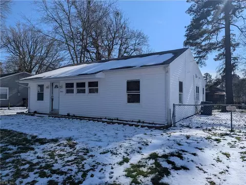 2411 Youngman Rd, Chesapeake, VA 23323