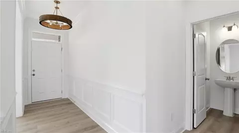Entry Way - Mm Hill Point Farms, Suffolk, VA 23434 photo 5 of 15