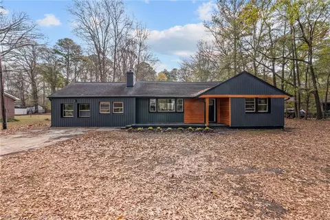 501 Fernwood Farms Rd, Chesapeake, VA 23320
