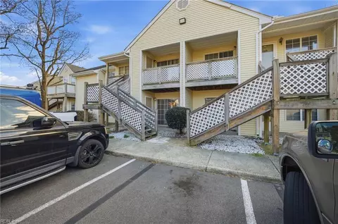 46 Emeraude Plage Dr #A, Hampton, VA 23666