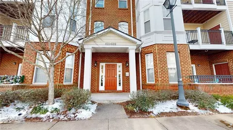625 Claire Ln, Newport News, VA 23602