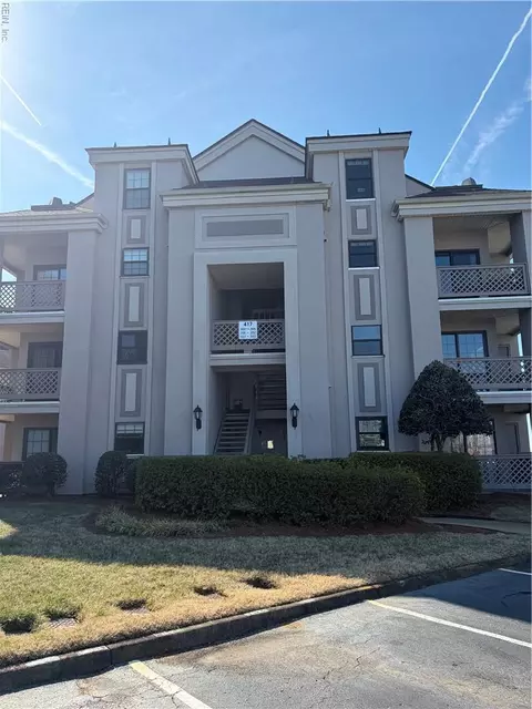 417 Harbour Pt #202, Virginia Beach, VA 23451