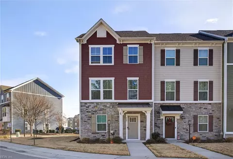 908 Capstan Way, Chesapeake, VA 23323