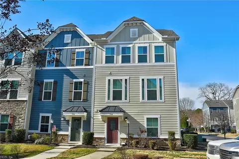 504 Clara Ln, Virginia Beach, VA 23451