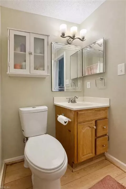 Bath - 33 Tupelo Cir, Hampton, VA 23666 photo 2 of 2