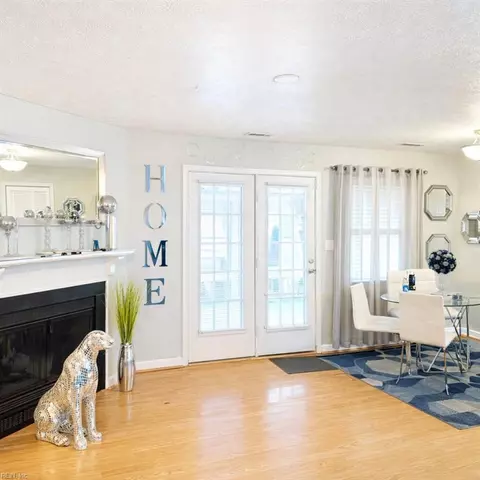 Entry Way - 33 Tupelo Cir, Hampton, VA 23666 photo 1 of 2