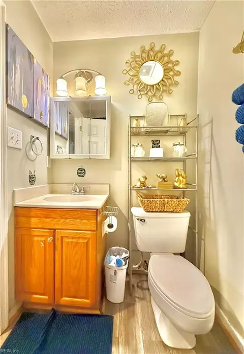 Bath - 33 Tupelo Cir, Hampton, VA 23666 photo 1 of 2