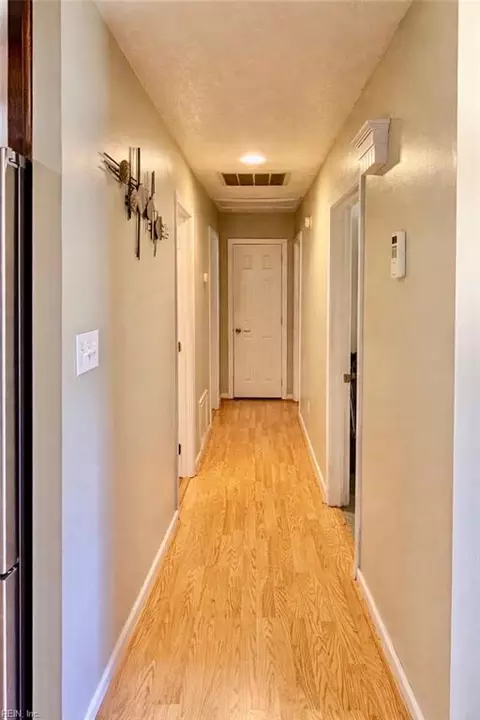 Entry Way - 33 Tupelo Cir, Hampton, VA 23666 photo 2 of 2