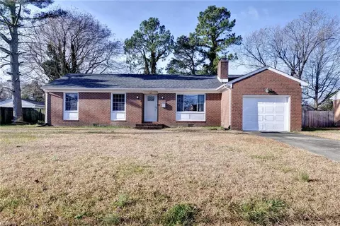 571 Dellwood Dr, Newport News, VA 23602