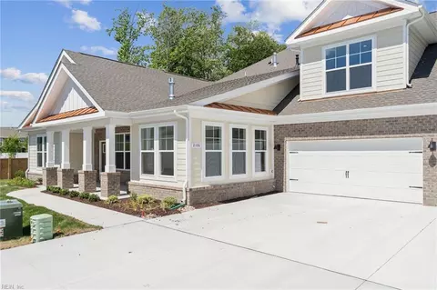 2217 Edwin Dr, Chesapeake, VA 23322