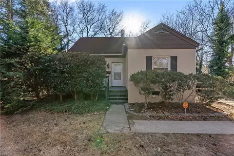 18 Beverly St, Hampton, VA 23669