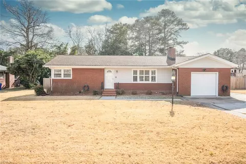 4905 Briarwood Ln, Portsmouth, VA 23703