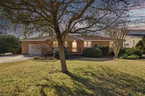 2233 Lynn Rd, Virginia Beach, VA 23451