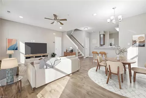215 Waterside Dr #20, Hampton, VA 23666