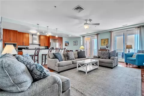 3738 Sandpiper Rd #433B, Virginia Beach, VA 23456