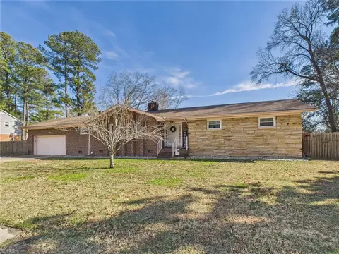 313 Mapleshore Dr, Chesapeake, VA 23320