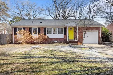 49 Madrid Dr, Hampton, VA 23669