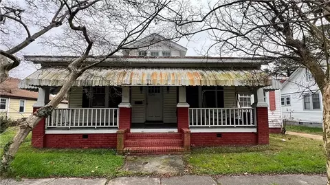1907 Azalea Ave, Portsmouth, VA 23704
