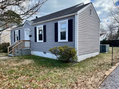 Exterior - 2112 E Pembroke Ave, Hampton, VA 23664 photo 3 of 3