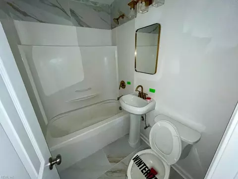 Bath - 2112 E Pembroke Ave, Hampton, VA 23664 photo 2 of 2