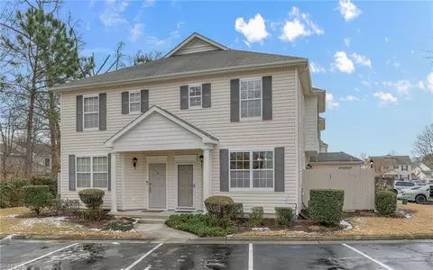 4368 Duffy Dr, Virginia Beach, VA 23462