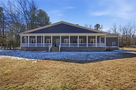 7692 Cunningham Ln, Gloucester, VA 23061