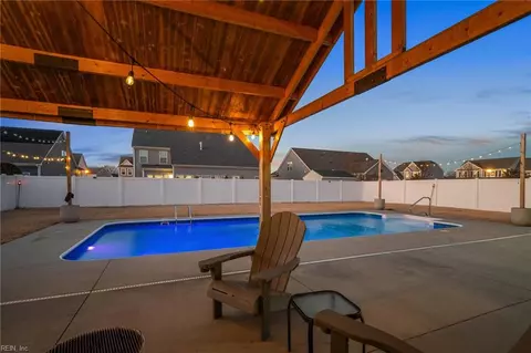 1844 Carrera Rdg, Chesapeake, VA 23320