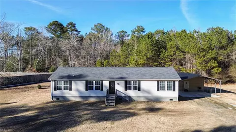12387 Old Suffolk Rd, Windsor, VA 23487