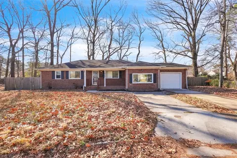 2704 Fincham Ct, Chesapeake, VA 23324