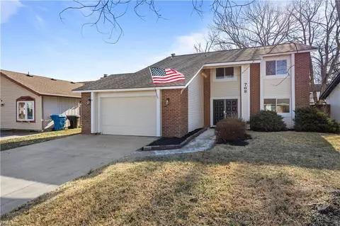 768 Pine Lake Dr, Virginia Beach, VA 23462