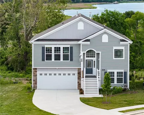 105 Corcoran Ln, Suffolk, VA 23434
