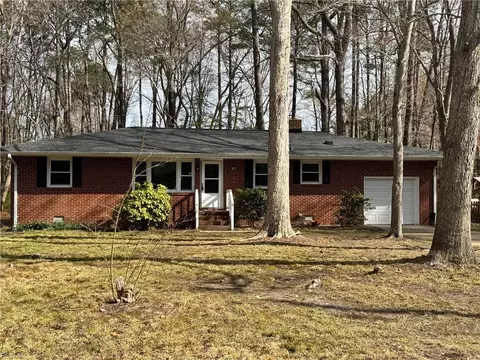 104 Jethro Ln, Yorktown, VA 23692