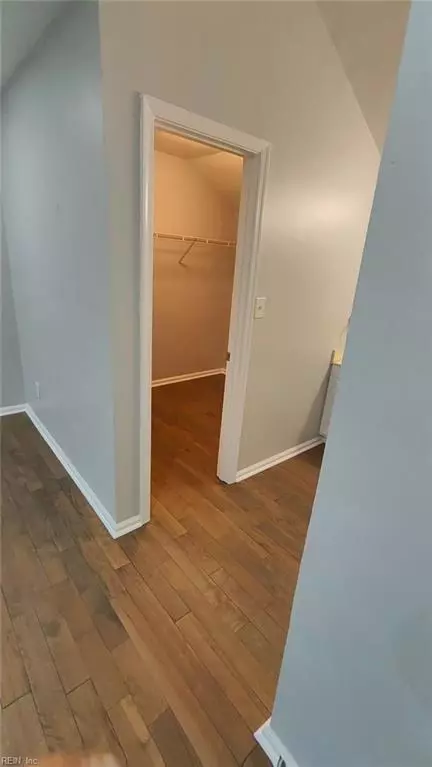 Entry Way - 6801 Ivanhoe Ct, Suffolk, VA 23435 photo 2 of 5