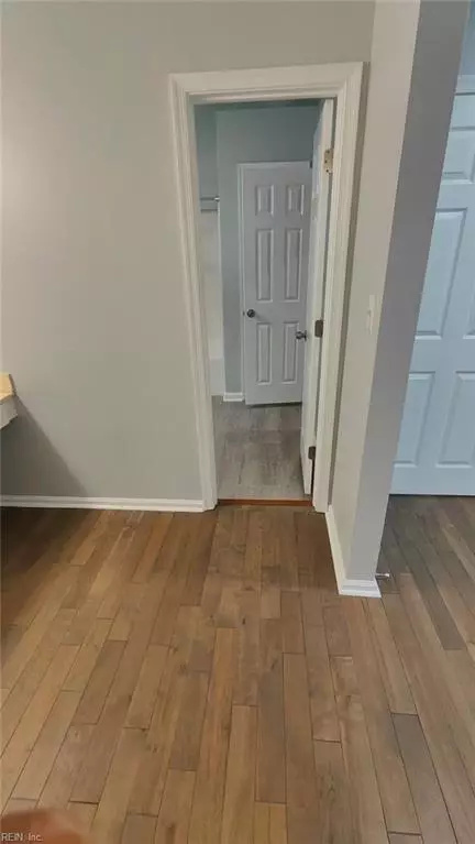 Entry Way - 6801 Ivanhoe Ct, Suffolk, VA 23435 photo 3 of 5