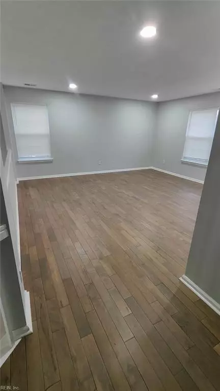 Living - 6801 Ivanhoe Ct, Suffolk, VA 23435 photo 4 of 4