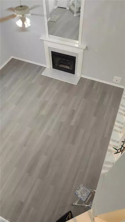 Living - 6801 Ivanhoe Ct, Suffolk, VA 23435 photo 2 of 4