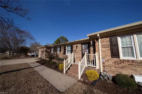 2913 Stratford Dr, Chesapeake, VA 23321