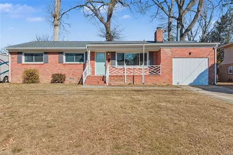 114 Kendall Dr, Newport News, VA 23601